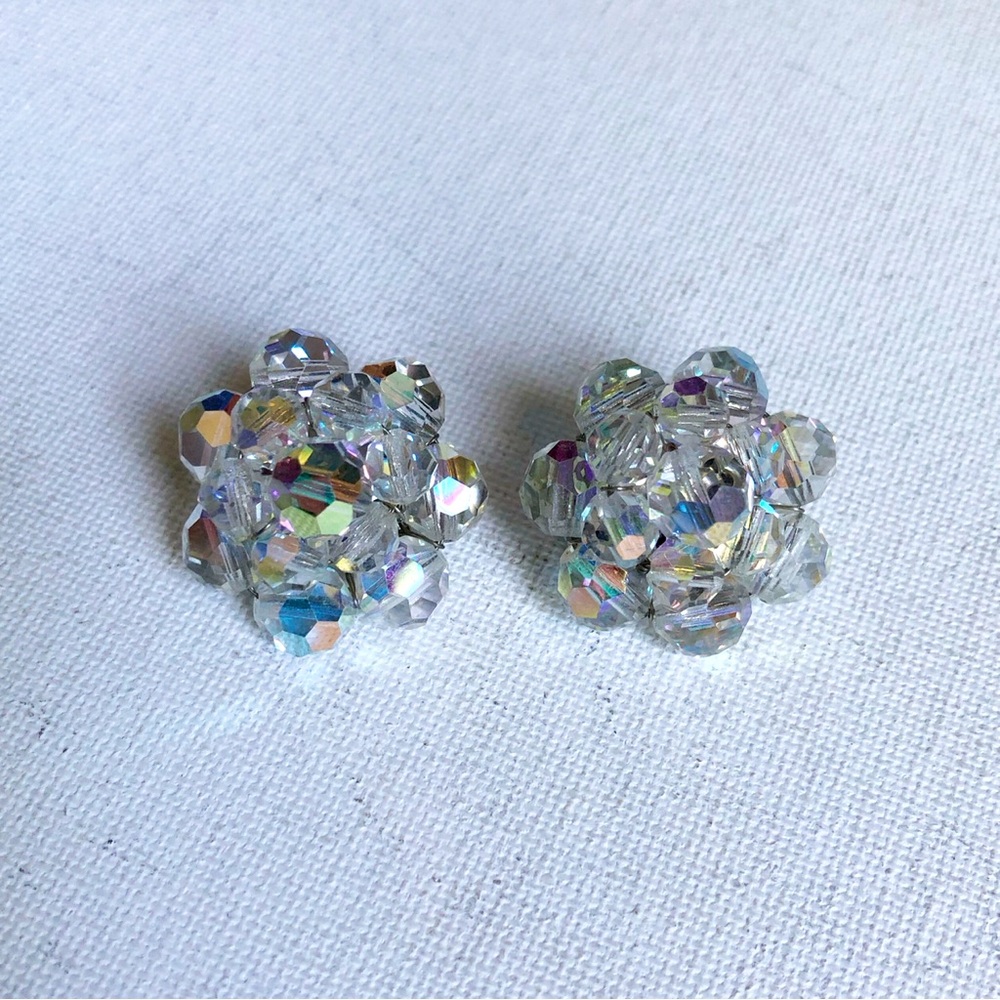 Vintage Aurora Borealis Crystal Glass Bead Cluster Clip On Earrings - Picture 3 of 8